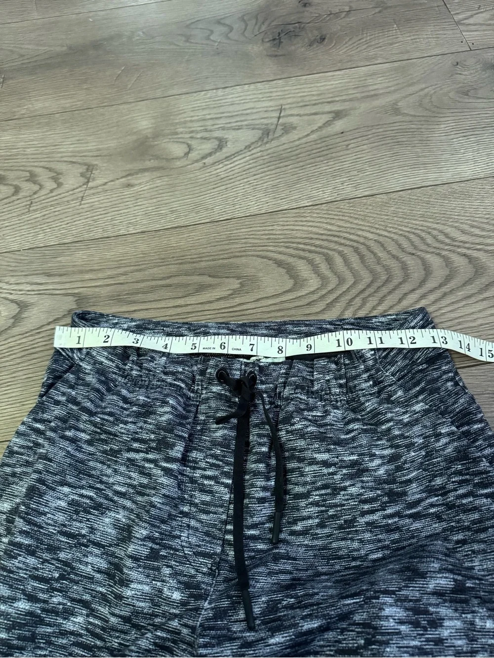 Lululemon Women’s Black & White Heathered Jogger Pants Size 4 Inseam 27”